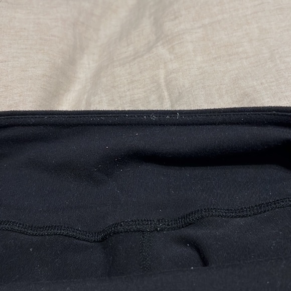 Lululemon Wunder Under Crop - Picture 2 of 7